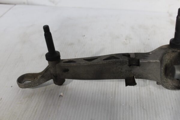 Mercedes Benz W204 C63 Front Wiper Linkage And Motor A2048201140