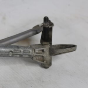Mercedes Benz W204 C63 Front Wiper Linkage And Motor A2048201140 - Image 13