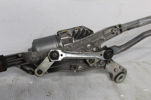 Mercedes Benz W204 C63 Front Wiper Linkage And Motor A2048201140