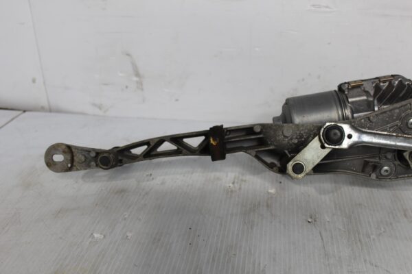 Mercedes Benz W204 C63 Front Wiper Linkage And Motor A2048201140