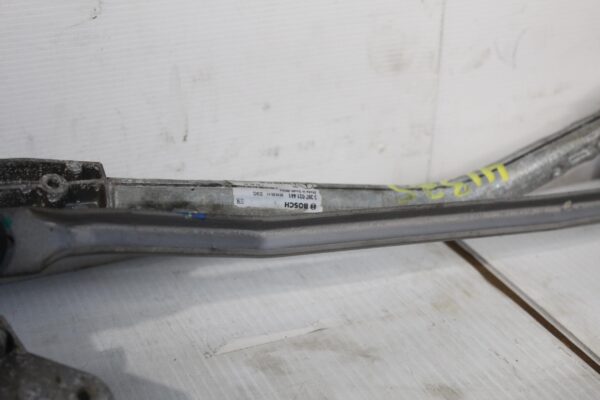 Mercedes Benz W204 C63 Front Wiper Linkage And Motor A2048201140