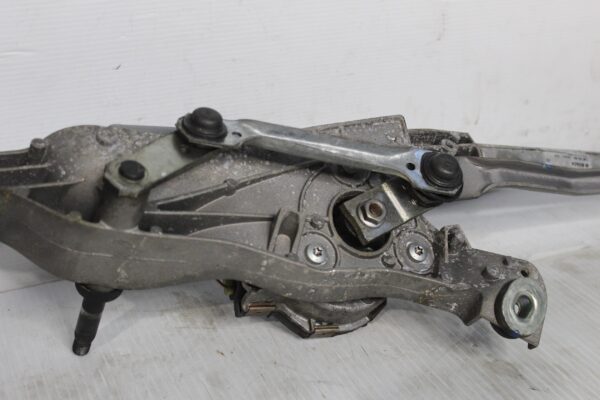 Mercedes Benz W204 C63 Front Wiper Linkage And Motor A2048201140