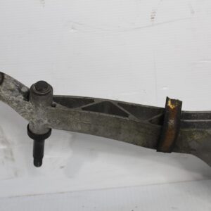 Mercedes Benz W204 C63 Front Wiper Linkage And Motor A2048201140 - Image 5