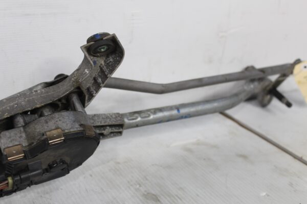 Mercedes Benz W204 C63 Front Wiper Linkage And Motor A2048201140