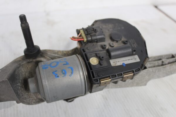 Mercedes Benz W204 C63 Front Wiper Linkage And Motor A2048201140