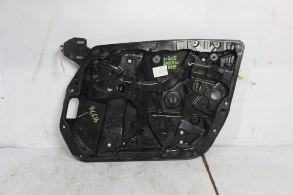 Mercedes Benz W205 C Class Front Right Driver Window Regulator Motor A2057200279