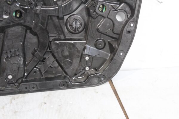Mercedes Benz W205 C Class Front Right Driver Window Regulator Motor A2057200279
