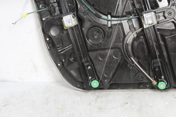 Mercedes Benz W205 C Class Front Right Driver Window Regulator Motor A2057200279