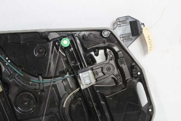Mercedes Benz W205 C Class Front Right Driver Window Regulator Motor A2057200279
