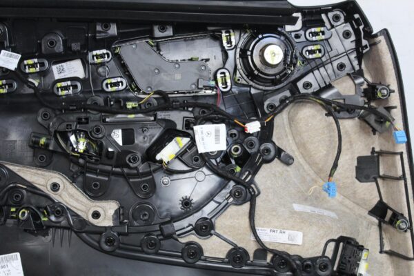 Mercedes Benz W205 C300 Front Right Drivers Door Card A2057205227