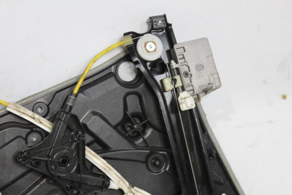Mercedes Benz W117 CLA Rear Right Door Window Regulator With Speaker A1177302700