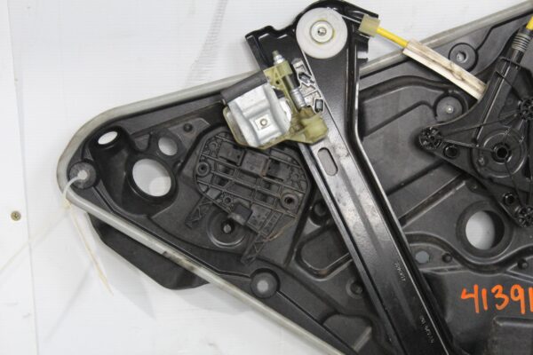 Mercedes Benz W117 CLA Rear Right Door Window Regulator With Speaker A1177302700