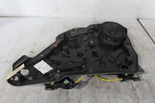 Mercedes Benz W117 CLA Rear Right Door Window Regulator With Speaker A1177302700