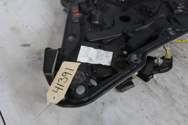 Mercedes Benz W117 CLA Rear Right Door Window Regulator With Speaker A1177302700