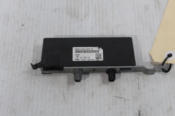 Porsche 95B Macan Aerial Antenna Amp Amplifier 95B035225A