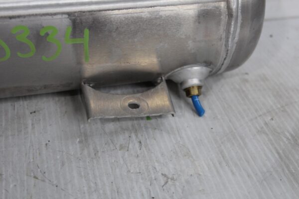 Porsche 955 957 9PA Suspension Air Reservoir Tank 95535804400, 95535804401