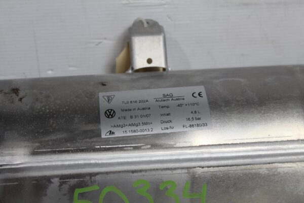 Porsche 955 957 9PA Suspension Air Reservoir Tank 95535804400, 95535804401