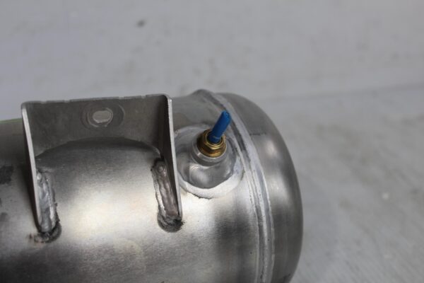 Porsche 955 957 9PA Suspension Air Reservoir Tank 95535804400, 95535804401