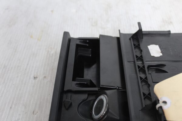 Porshe 955 957 9PA Cayenne Centre Ash Tray Compartment 7L5857321B, 95555224502