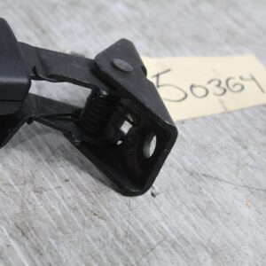 Porshce 955 957 9PA Cayenne Rear Left Belt Latch Clip 7L0857822C, 95580305400 - Image 3