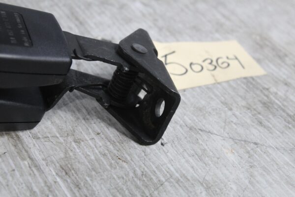 Porshce 955 957 9PA Cayenne Rear Left Belt Latch Clip 7L0857822C, 95580305400