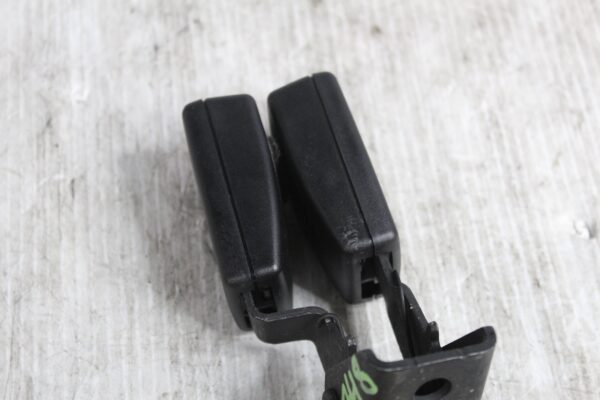 Porshce 955 957 9PA Cayenne Rear Left Belt Latch Clip 7L0857822C, 95580305400