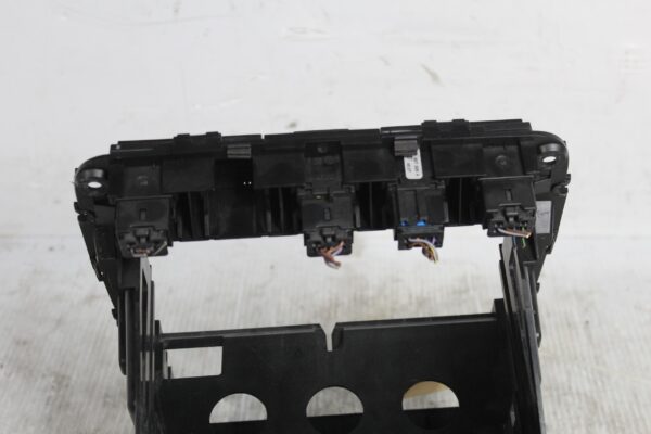 Porsche 955 957 9PA Cayenne Radio Mount Support Bracket 7L5857093C