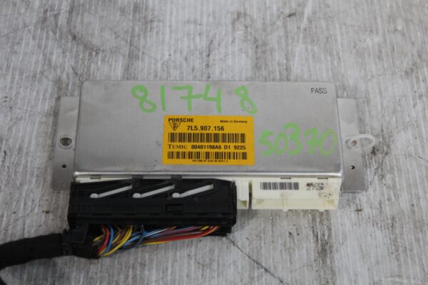 Porschen 955 957 9PA Air Suspension Control Module 95561806800, 95561806804