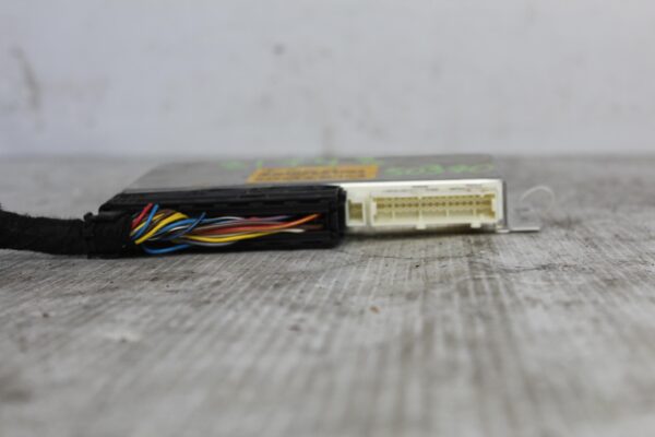 Porschen 955 957 9PA Air Suspension Control Module 95561806800, 95561806804