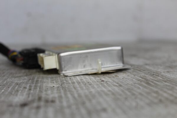 Porschen 955 957 9PA Air Suspension Control Module 95561806800, 95561806804