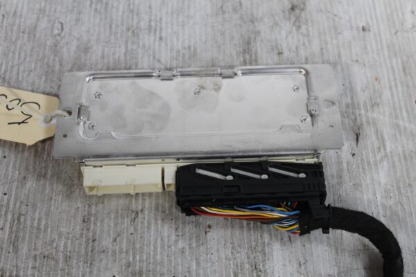Porschen 955 957 9PA Air Suspension Control Module 95561806800, 95561806804
