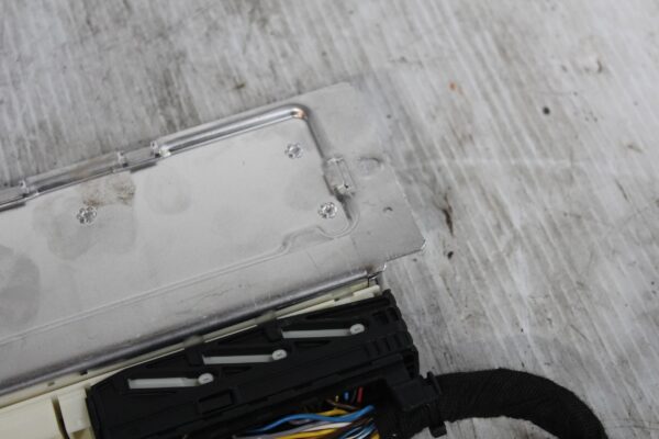 Porschen 955 957 9PA Air Suspension Control Module 95561806800, 95561806804