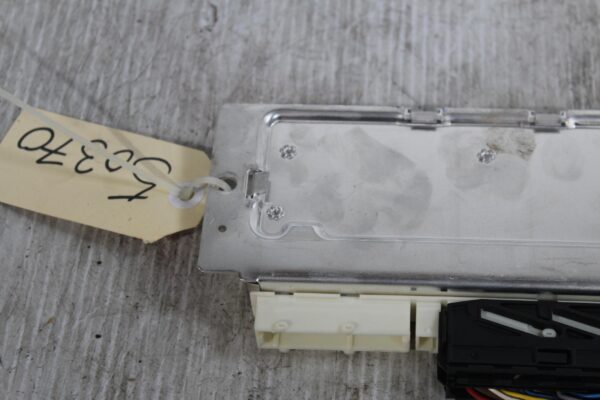 Porschen 955 957 9PA Air Suspension Control Module 95561806800, 95561806804