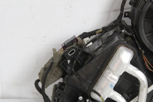 Porsche 955 957 9PA Cayenne Heater Casing Evaporator Blower Fan 95557233900