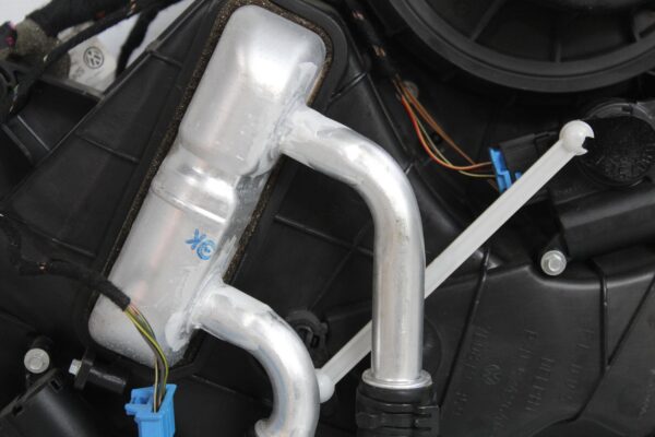 Porsche 955 957 9PA Cayenne Heater Casing Evaporator Blower Fan 95557233900