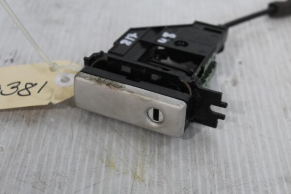 Porsche 955 957 9PA Cayenne Glove Box Lock Assembly 95555212701, 7L5857147B