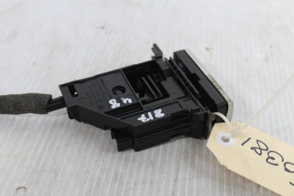 Porsche 955 957 9PA Cayenne Glove Box Lock Assembly 95555212701, 7L5857147B