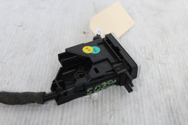 Porsche 955 957 9PA Cayenne Glove Box Lock Assembly 95555212701, 7L5857147B