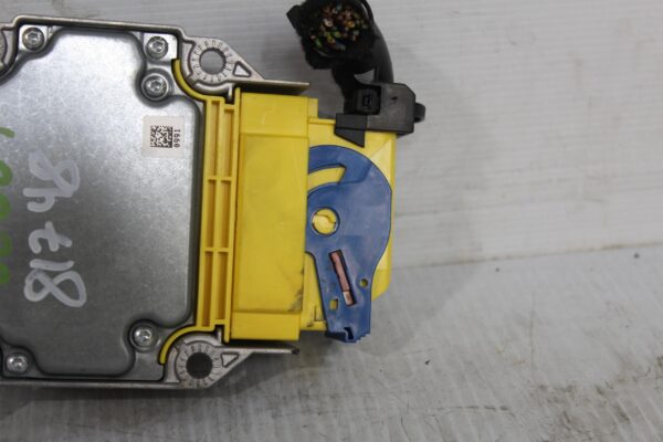 Porsche 955 957 Cayenne SRS Airbag Module Control Unit 95561821910, 95561821911