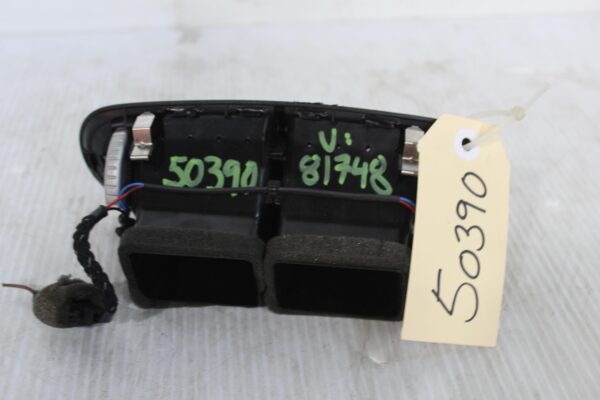 Porsche 955 957 9PA Cayenne Rear Centre Aircon AC Vent 95555226303, 7L5819203C