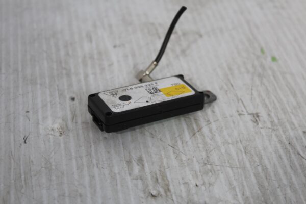 Porsche 957 Cayenne TV Antenna Ariel LEFT 95564726100, 7L5035225F