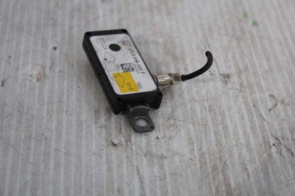 Porsche 957 Cayenne TV Antenna Ariel LEFT 95564726100, 7L5035225F
