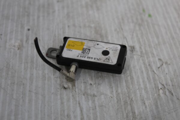 Porsche 957 Cayenne TV Antenna Ariel LEFT 95564726100, 7L5035225F