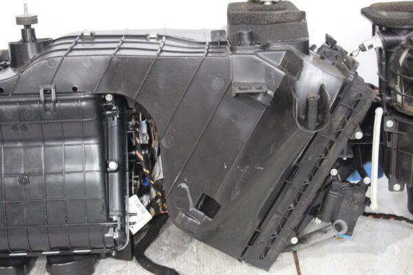 Porsche 955 957 Cayenne Heater Core Box Assembly 7L0820005