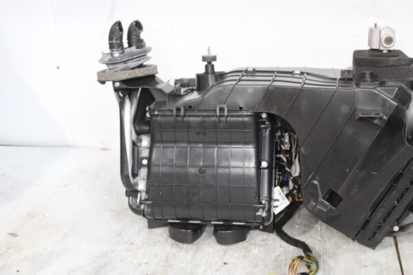 Porsche 955 957 Cayenne Heater Core Box Assembly 7L0820005
