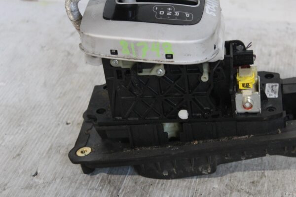 Porsche 955 957 Cayenne Turbo Gear Selector Mechanism 95542601101, 7L5713025H