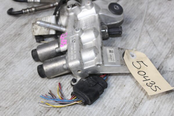 Porsche 955 957 Cayenne Front Suspension Levelling Valve Block 95835903000