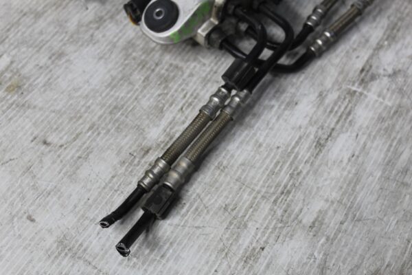 Porsche 955 957 Cayenne Front Suspension Levelling Valve Block 95835903000