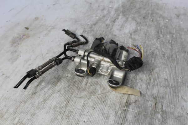 Porsche 955 957 Cayenne Front Suspension Levelling Valve Block 95835903000