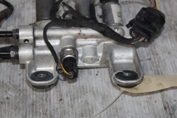 Porsche 955 957 Cayenne Front Suspension Levelling Valve Block 95835903000